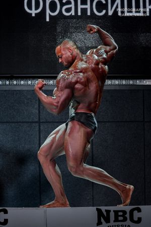 CLASSIC PHYSIQUE